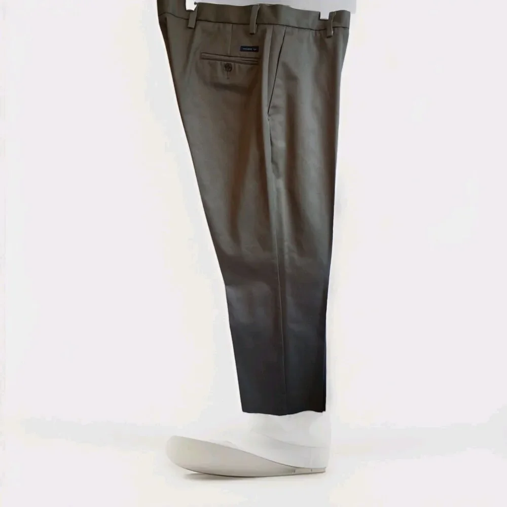 Dockers Men's Brown Pleated Twill Khaki Pants 36W Classic Fit Straight Leg